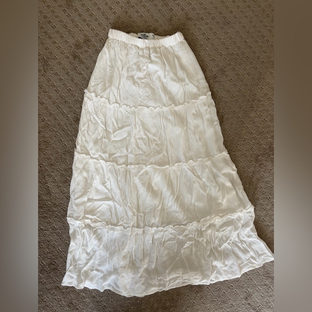 Hollister tiered skirt